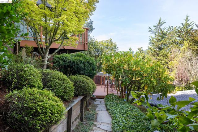 1791 Indian Way, Oakland, CA 94611
