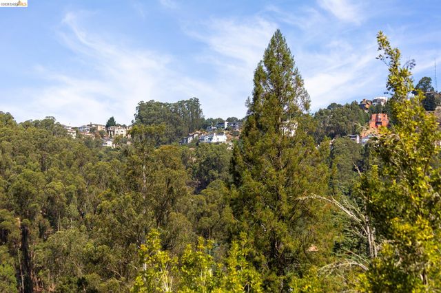 1791 Indian Way, Oakland, CA 94611
