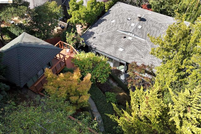 1791 Indian Way, Oakland, CA 94611