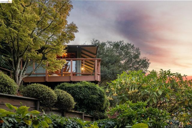 1791 Indian Way, Oakland, CA 94611