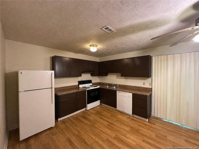 5876 Aftonshire Drive, Fayetteville, NC 28304