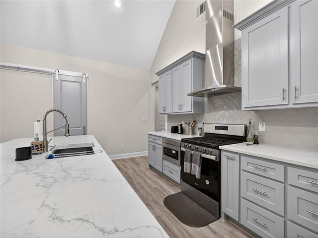 18107 Forrest DR, Whitney, TX 76692