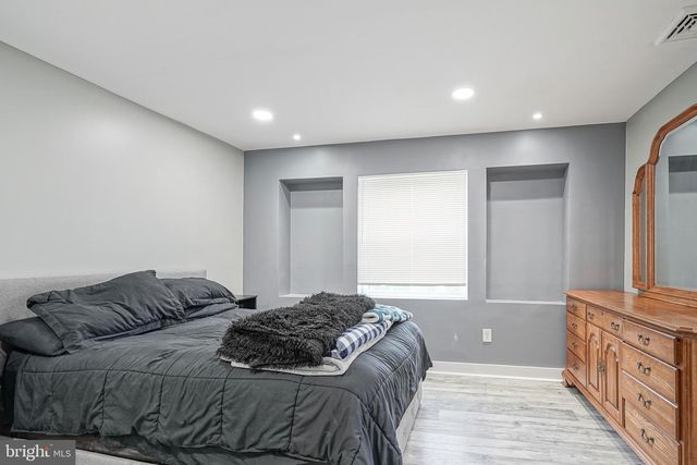 1084 S BROADWAY, Pennsville, NJ 08070