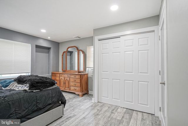 1084 S BROADWAY, Pennsville, NJ 08070