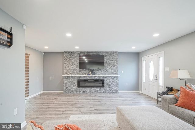 1084 S BROADWAY, Pennsville, NJ 08070