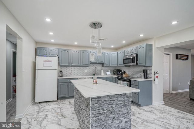 1084 S BROADWAY, Pennsville, NJ 08070