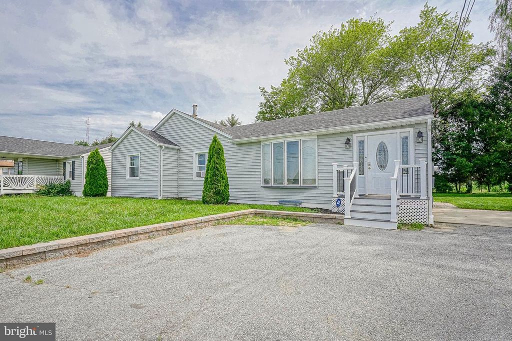 1084 S BROADWAY, Pennsville, NJ 08070