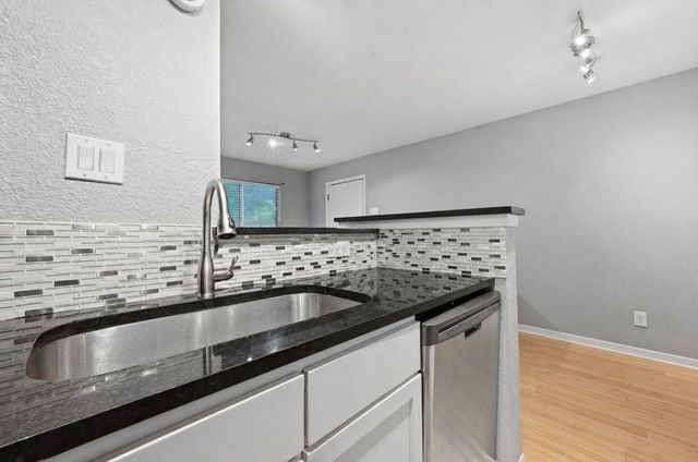 3204 Menchaca RD 303, Austin, TX 78704