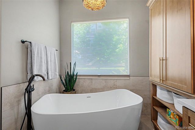12200 S Season Court, Parker, CO 80138