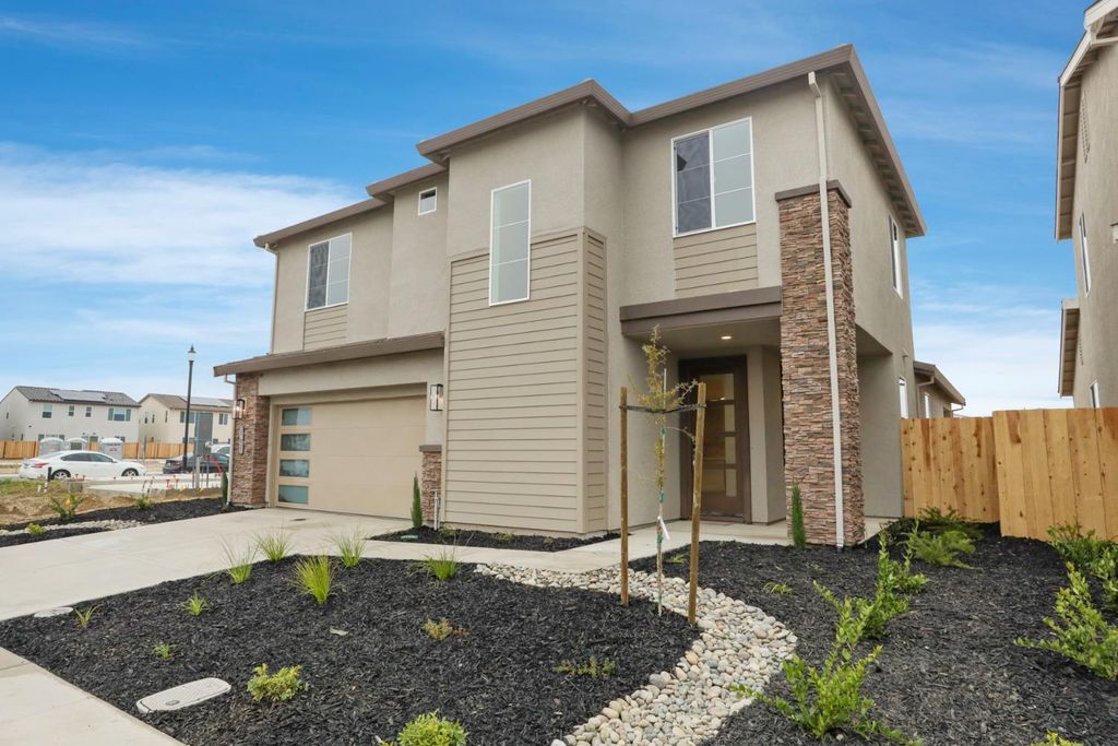 2182 Silk Ave, Manteca, CA 95337