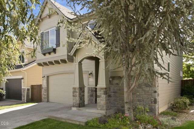 19765 Dry Canyon Avenue, Bend, OR 97702