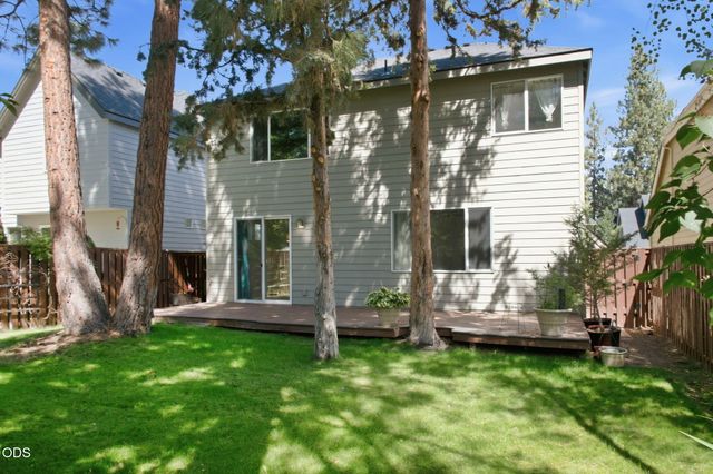 19765 Dry Canyon Avenue, Bend, OR 97702