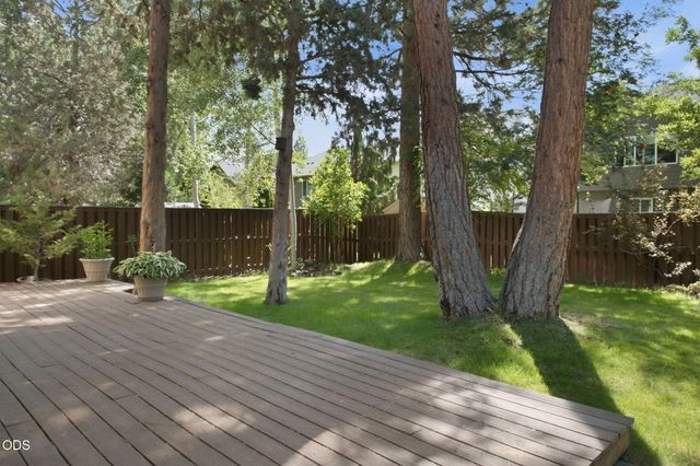 19765 Dry Canyon Avenue, Bend, OR 97702