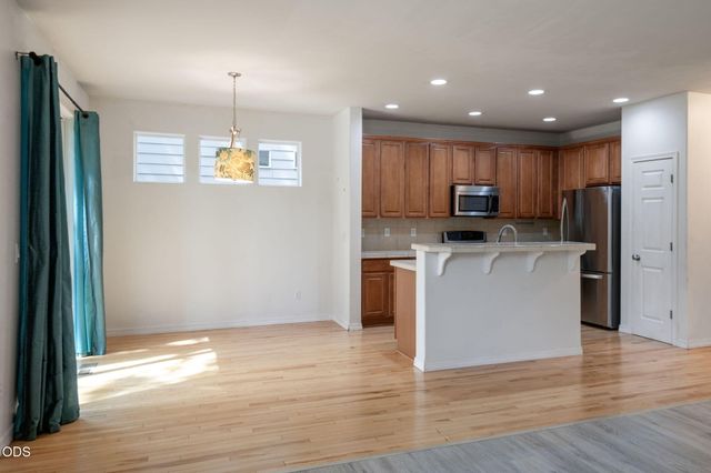 19765 Dry Canyon Avenue, Bend, OR 97702