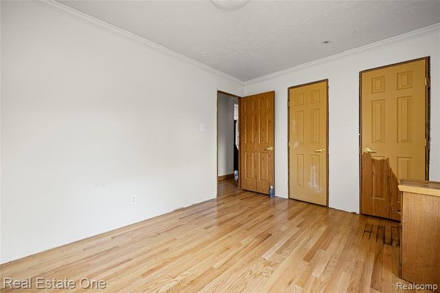 26996 Sumpter Road, Belleville, MI 48111