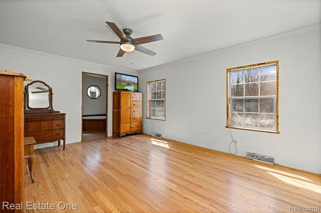 26996 Sumpter Road, Belleville, MI 48111