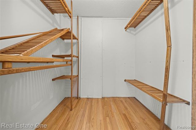 26996 Sumpter Road, Belleville, MI 48111