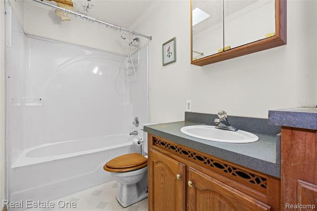 26996 Sumpter Road, Belleville, MI 48111