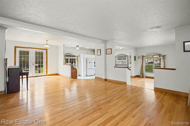 26996 Sumpter Road, Belleville, MI 48111