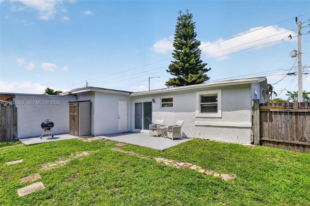 6878 SW 15th Street, North Lauderdale, FL 33068