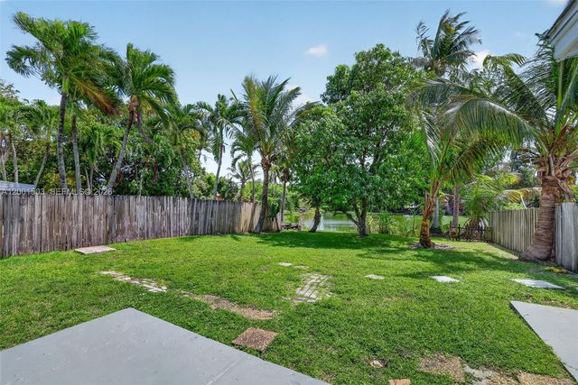 6878 SW 15th Street, North Lauderdale, FL 33068