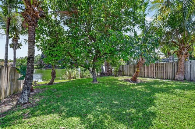 6878 SW 15th Street, North Lauderdale, FL 33068