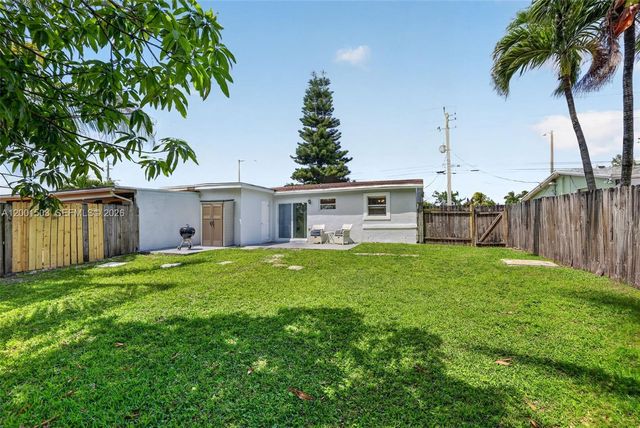 6878 SW 15th Street, North Lauderdale, FL 33068