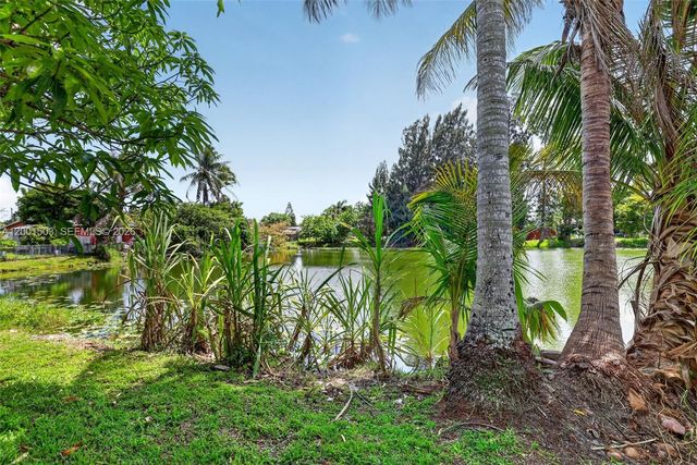 6878 SW 15th Street, North Lauderdale, FL 33068