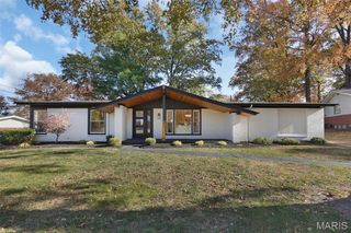 827 Woodruff Drive, Ballwin, MO 63011