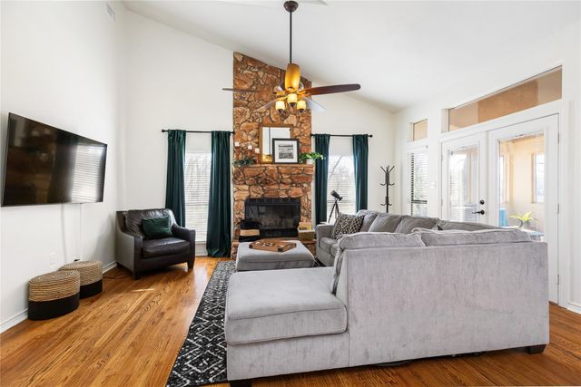 431 Shoreline Drive, Huntsville, TX 77320