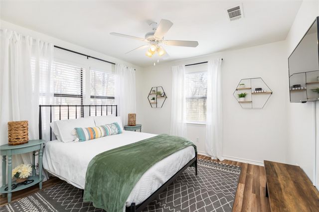 431 Shoreline Drive, Huntsville, TX 77320