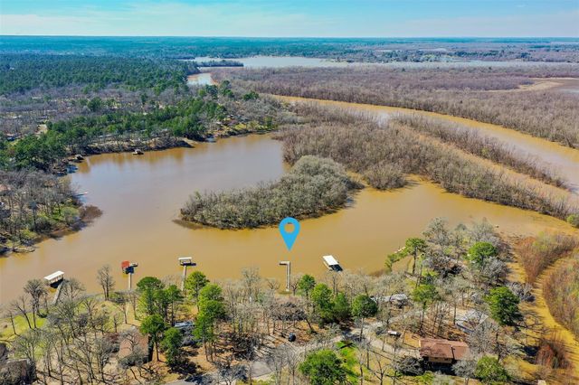 431 Shoreline Drive, Huntsville, TX 77320