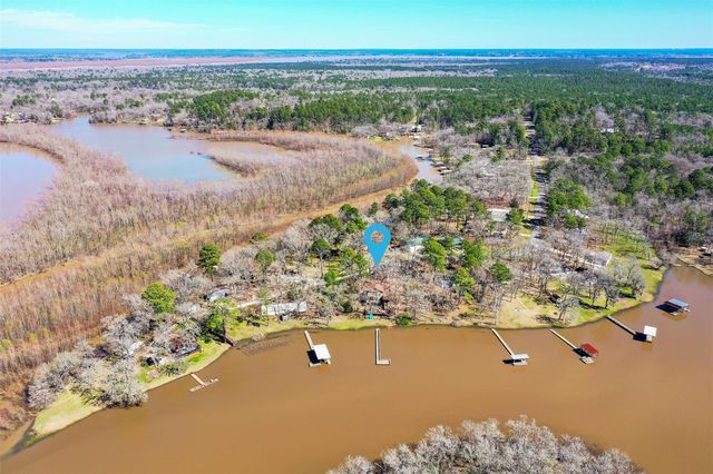 431 Shoreline Drive, Huntsville, TX 77320