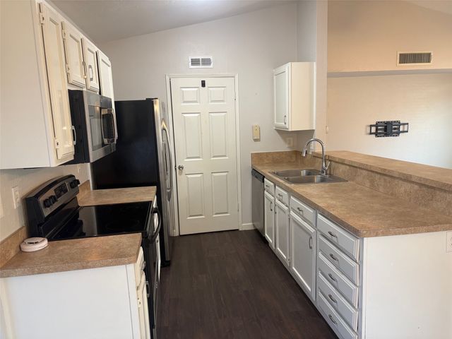 6019 Dooley Drive, The Colony, TX 75056