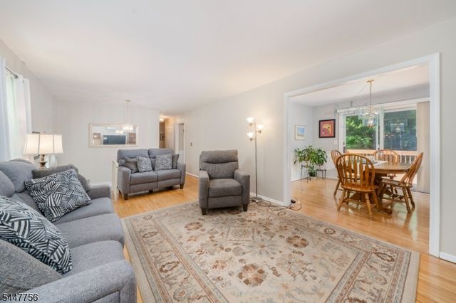 51 Hilltop Ave, Berkeley Heights Twp., NJ 07922