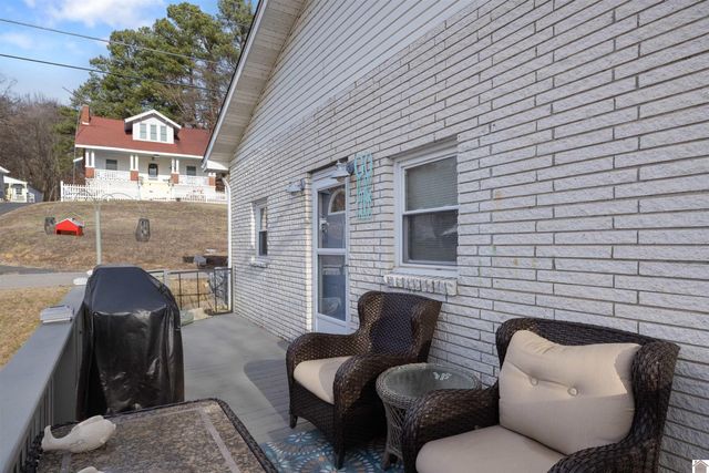 31 2nd Street, Kuttawa, KY 42055