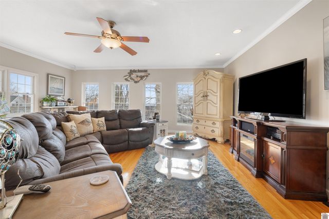 31 2nd Street, Kuttawa, KY 42055