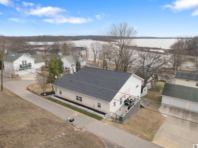 31 2nd Street, Kuttawa, KY 42055