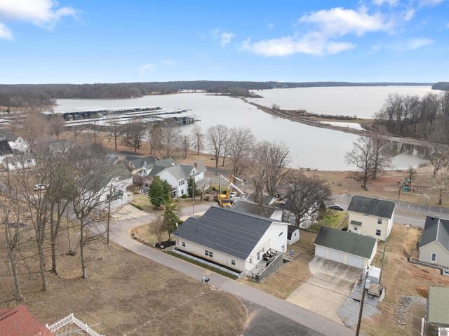 31 2nd Street, Kuttawa, KY 42055