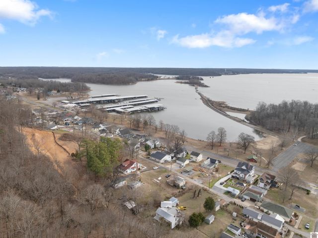 31 2nd Street, Kuttawa, KY 42055