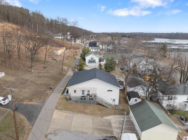 31 2nd Street, Kuttawa, KY 42055