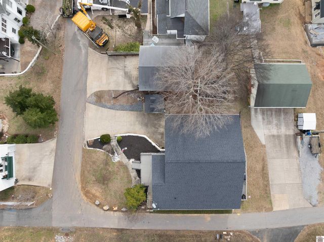 31 2nd Street, Kuttawa, KY 42055