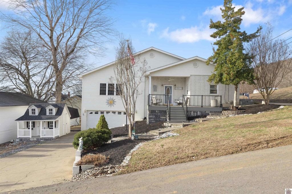 31 2nd Street, Kuttawa, KY 42055