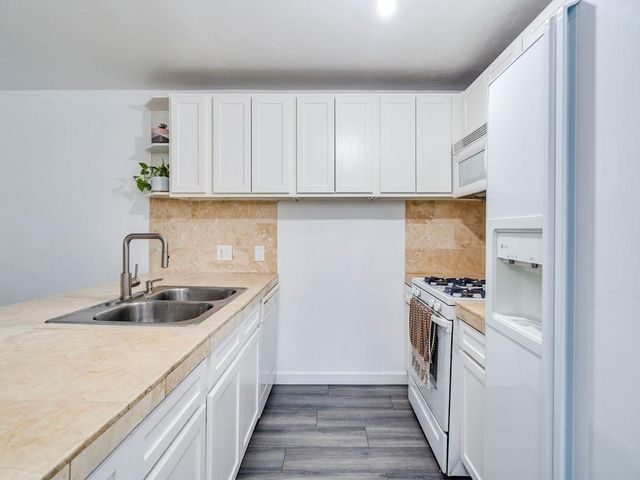 1607 Valleyridge DR B, Austin, TX 78704