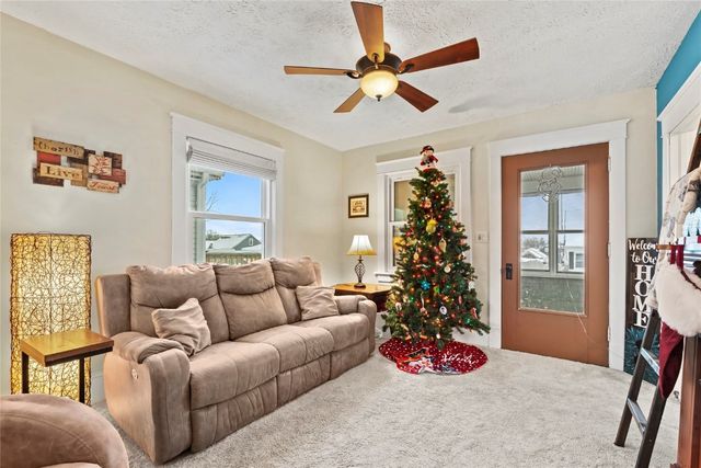 2448 2nd Street SW, Cedar Rapids, IA 52404