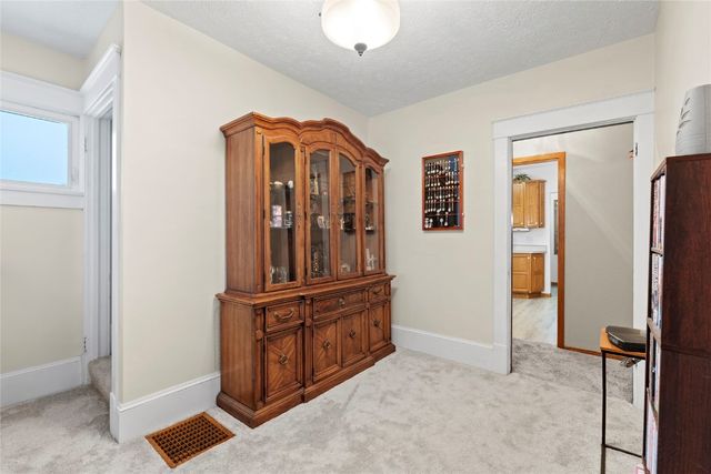 2448 2nd Street SW, Cedar Rapids, IA 52404