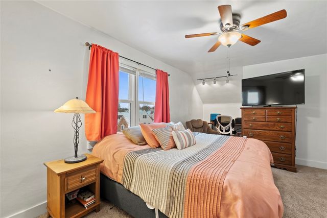 2448 2nd Street SW, Cedar Rapids, IA 52404