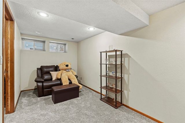 2448 2nd Street SW, Cedar Rapids, IA 52404