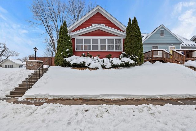 2448 2nd Street SW, Cedar Rapids, IA 52404