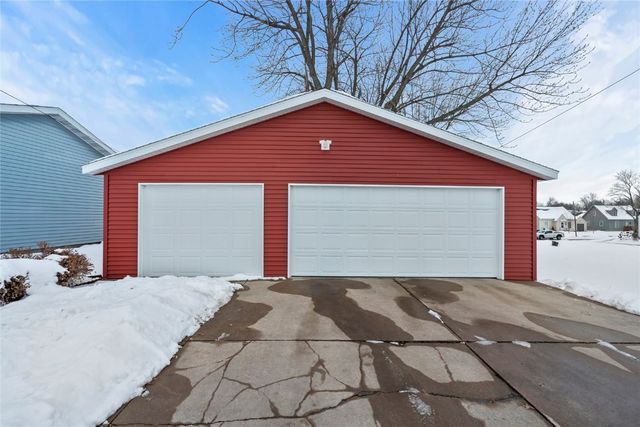 2448 2nd Street SW, Cedar Rapids, IA 52404